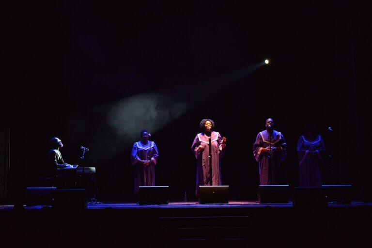 Musica gospel internazionale con un eccezionale accostamento di voci e timbri dalle sfumature profonde con  Deborah Moncrief & Millennium Gospel Singers al Teatro Lyrick di Assisi