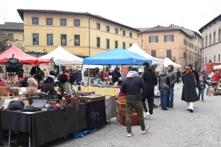 Domenica 15 dicembre all’insegna dello shopping e del divertimento per tutte le età nel centro storico di Città di Castello