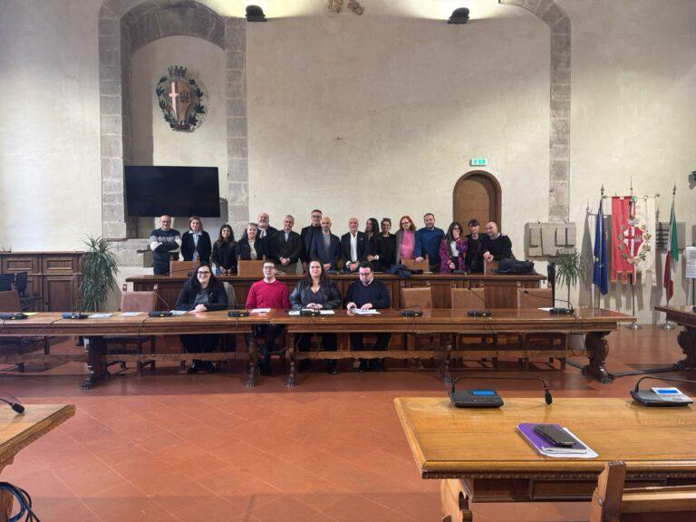 GUIDAPERUNGIORNO. “CI SI DEVE ‘N PIAZZA – la famiglia Vitelli in Città”