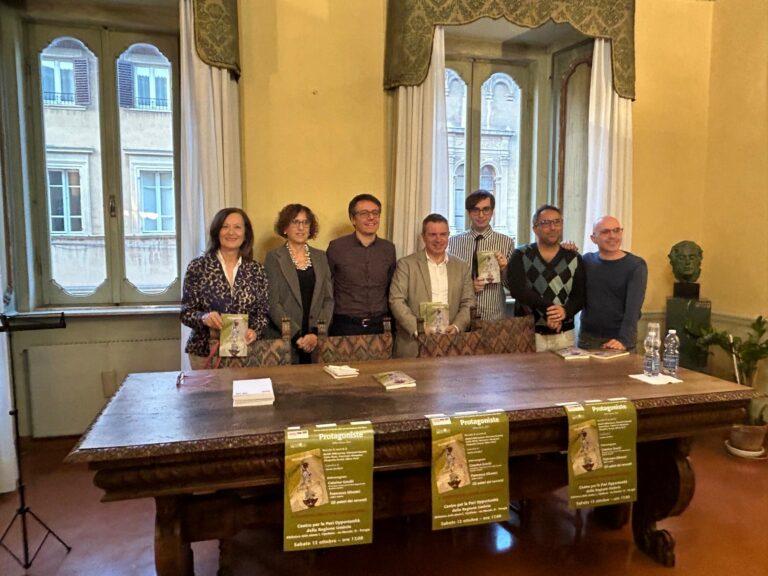 Raccolti e donati 900 € ai Centri Antiviolenza dell’Umbria attraverso il libro “Protagoniste” (ali&no editrice)