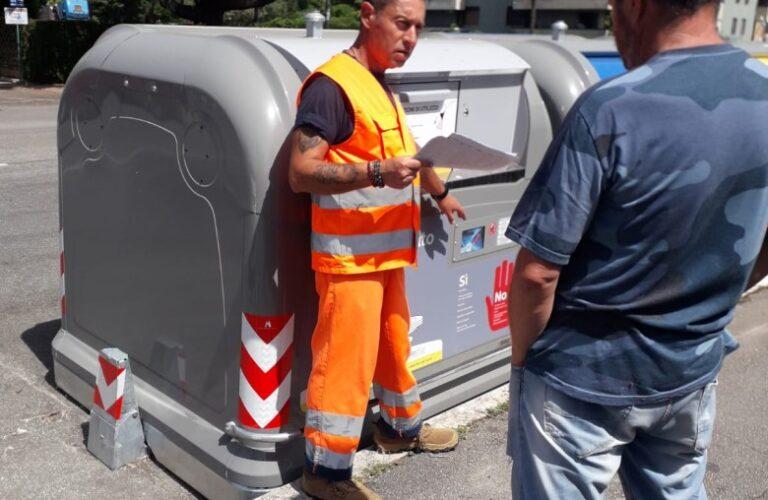 A Sansepolcro gli eco-informatori per dare tutte le info utili sul corretto utilizzo dei nuovi cassonetti