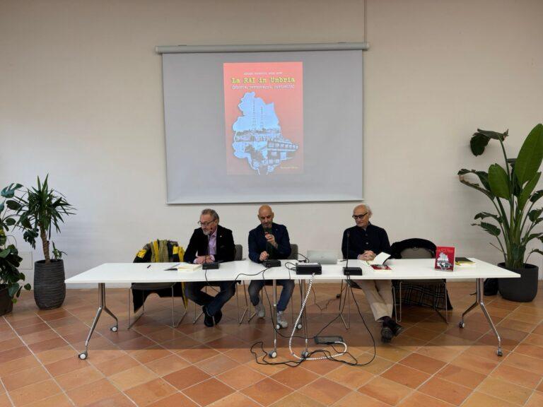 65 anni di Rai. Ha fatto tappa anche a Città di Castello, presso la Sala “Rossi-Monti” della biblioteca comunale, la presentazione del libro, “La Rai in Umbria. Storie, personaggi, curiosità”