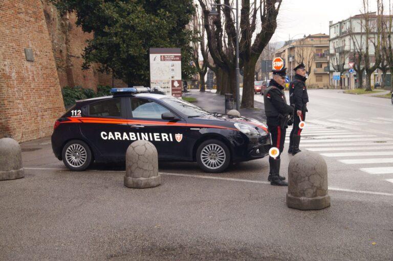 Armato di coltello si aggira nei pressi della stazione ferroviaria, arrestato algerino di 32 anni