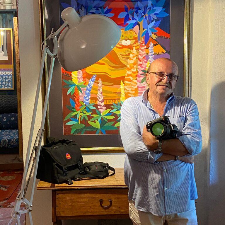 Francesco Bucchi per tutti “Franco” il fotografo di Trestina ha “appeso al chiodo” la macchina fotografica che lo ha accompagnato in bianco e nero e a colori per tutta la vita