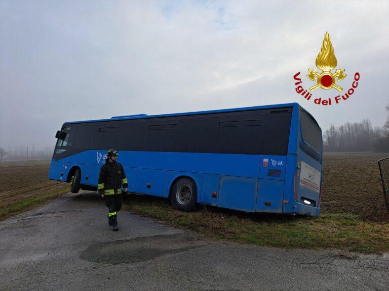 Autobus fuori strada a Pistrino, sul posto i vigili del fuoco di Città di Castello