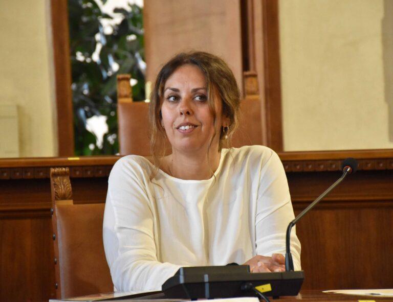 L’assessore ai Servizi Sociali e alla Protezione Civile Calagreti risponde al capogruppo di Fi Campagni: “L’amministrazione comunale sta completando la ricognizione degli oltre 100 defibrillatori installati nel territorio per realizzare una mappatura interattiva che possa essere consultata in tempo reale dai cittadini sul portale istituzionale dell’ente”