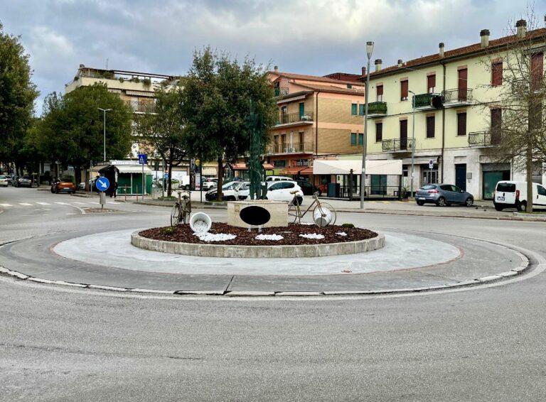 Rotatoria via Garibaldi ad Umbertide, completati i lavori