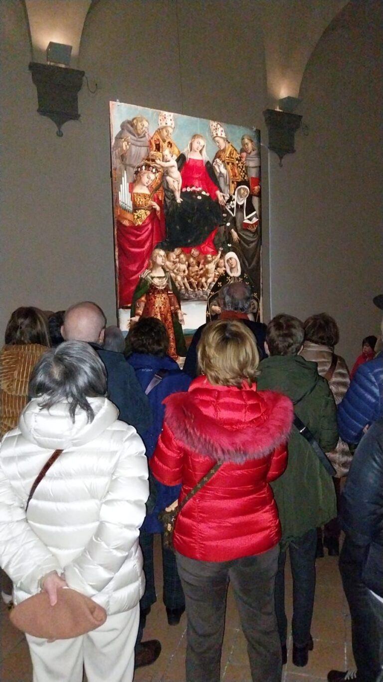 Pala di Santa Cecilia del Signorelli: tanta partecipazione sabato pomeriggio nella visita in Pinacoteca promossa dal Circolo culturale Luigi Angelini