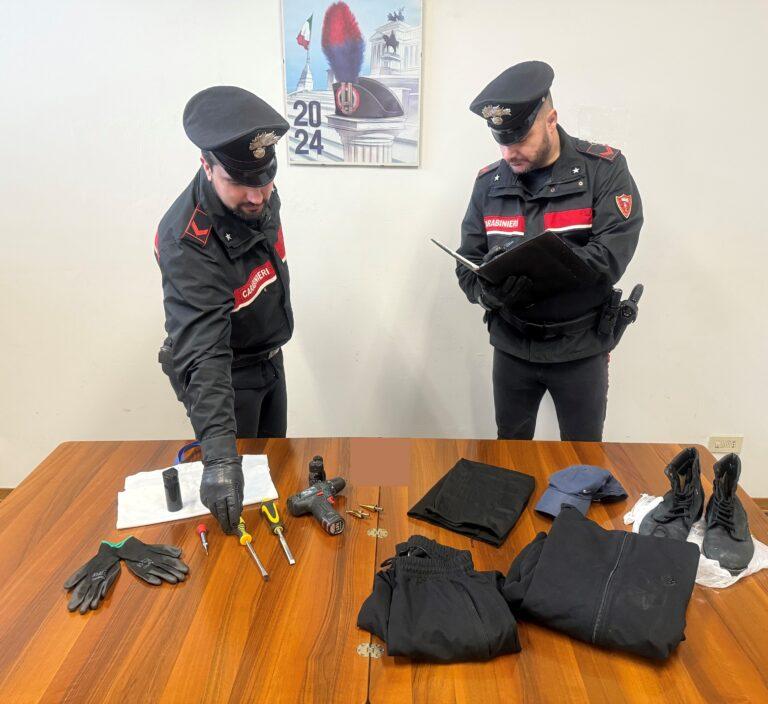 Città di Castello: sorpreso con arnesi da scasso in auto, denunciato dai Carabinieri
