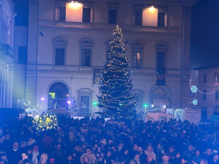 Pieno in piazza a Città di Castello per la Notte di San Silvestro