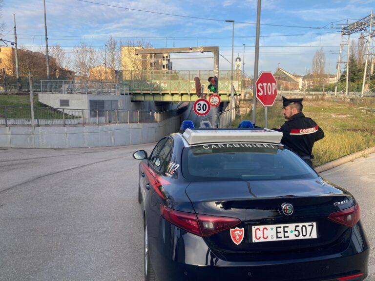 Sassi dal cavalcavia, tre minori rintracciati e denunciati dai Carabinieri di Umbertide