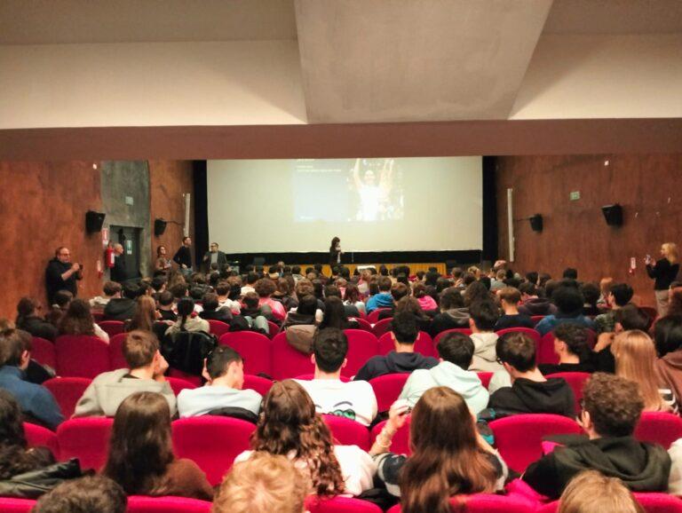 Lo speech di Giacomo Sintini per le classi terze e quarte del Liceo Statale Plinio il Giovane un momento di grande formazione dedicato dalla scuola ai propri studenti