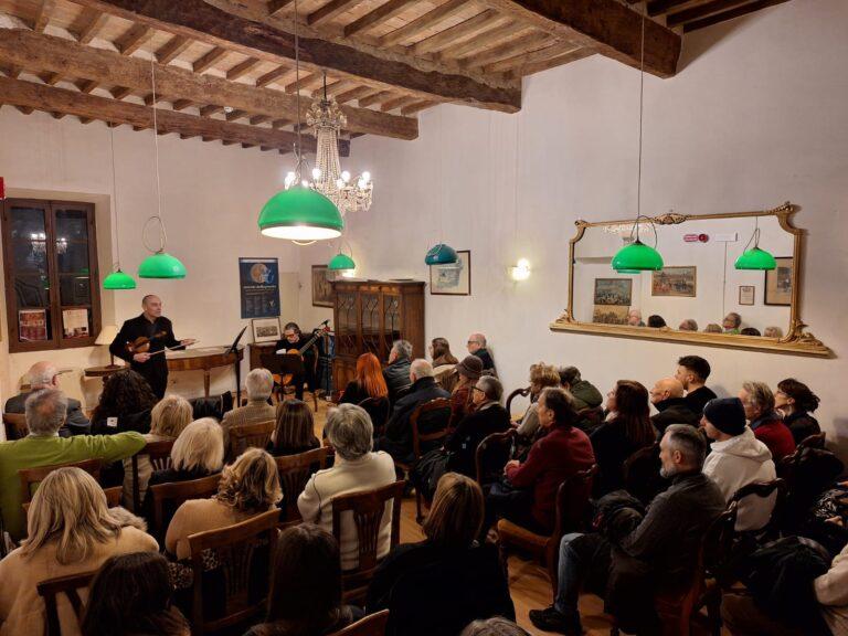 Successo per il concerto del duo Gianfranco Contadini al violino e Moreno Piccioloni alla chitarra inserito nel programma “Le Domeniche al Circolo”