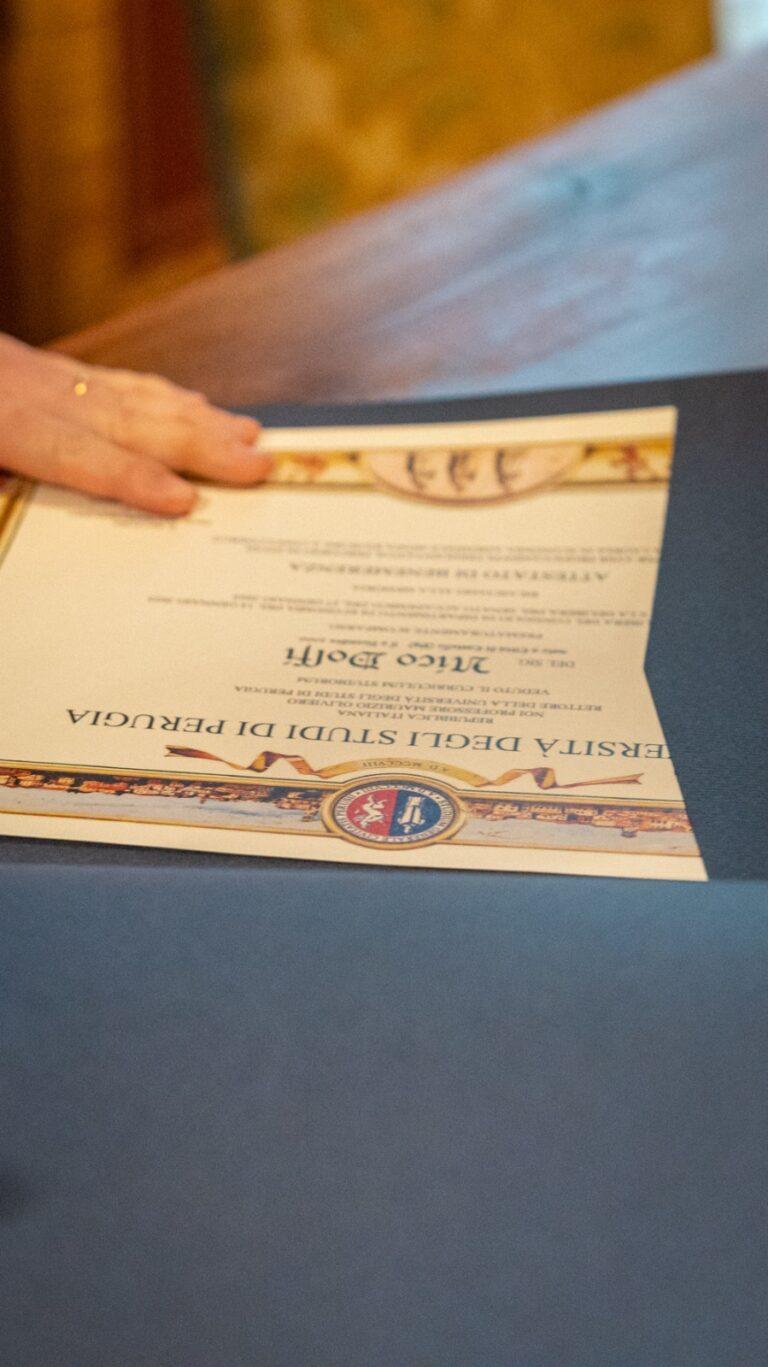 L’Università degli Studi di Perugia conferisce un attestato di benemerenza in memoria di Nico Dolfi, studente di Economia tragicamente scomparso poco prima della laurea