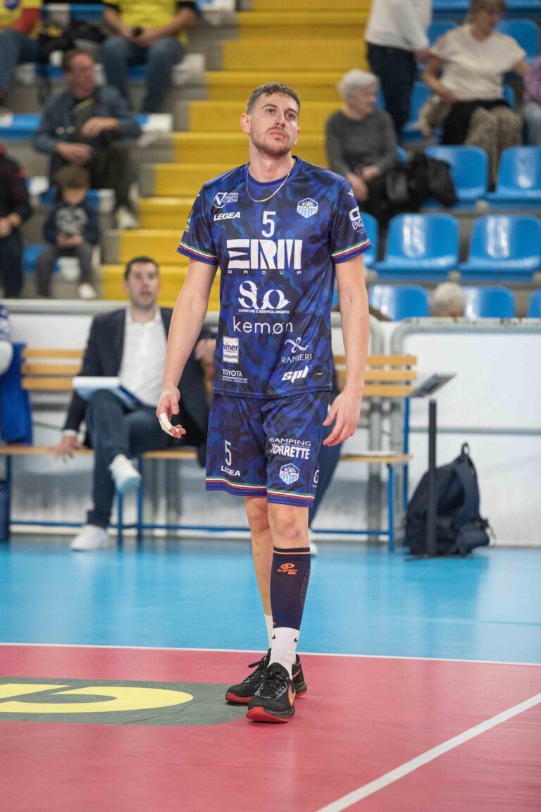 L’opposto Simone Marzolla dopo la vittoria sul Savigliano: “Siamo sempre più consapevoli delle nostre potenzialità e cicandidiamo al ruolo di quinto incomodo”
