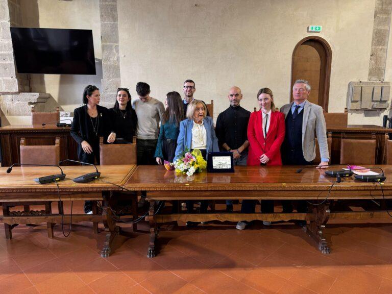 Donna simbolo dello stile, accoglienza e solidarietà. La comunità tifernate celebra oggi, nella “Giornata Internazionale della Donna” Marcella Bonini Salcerini