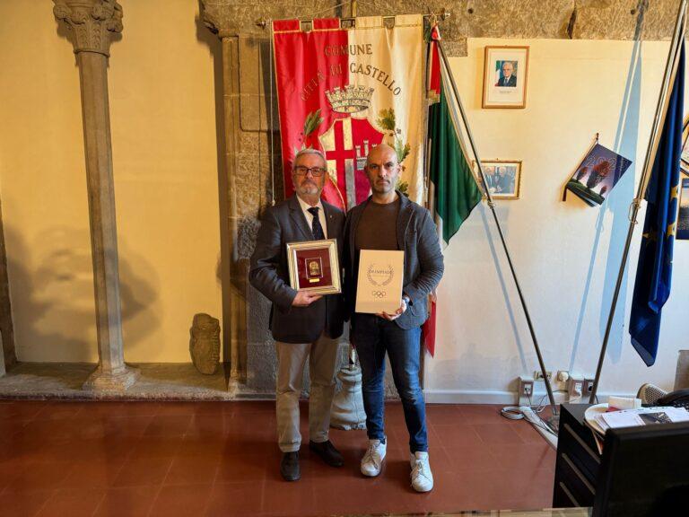 Il sindaco, Luca Secondi, ha ricevuto il presidente del Coni regionale Umbria, Domenico Ignozza, giunto a termine del terzo mandato