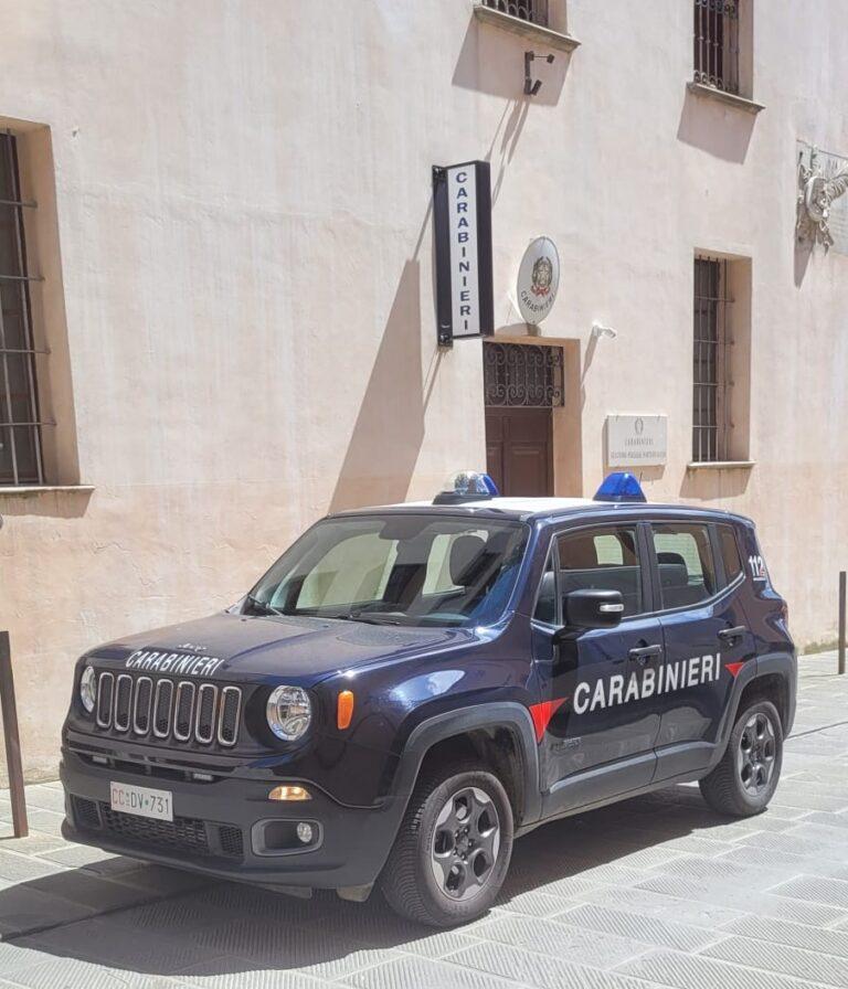 Perugia: arrestato in Piazza Grimana un cittadino albanese dopo aver aggredito i Carabinieri