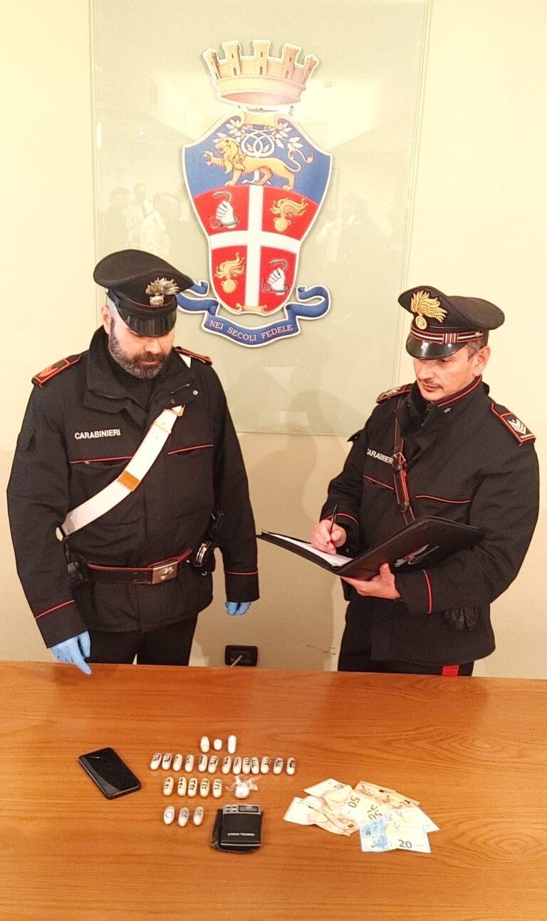 Perugia: nascondeva eroina nei calzini, per un peso di quasi 250 grammi. Arrestato