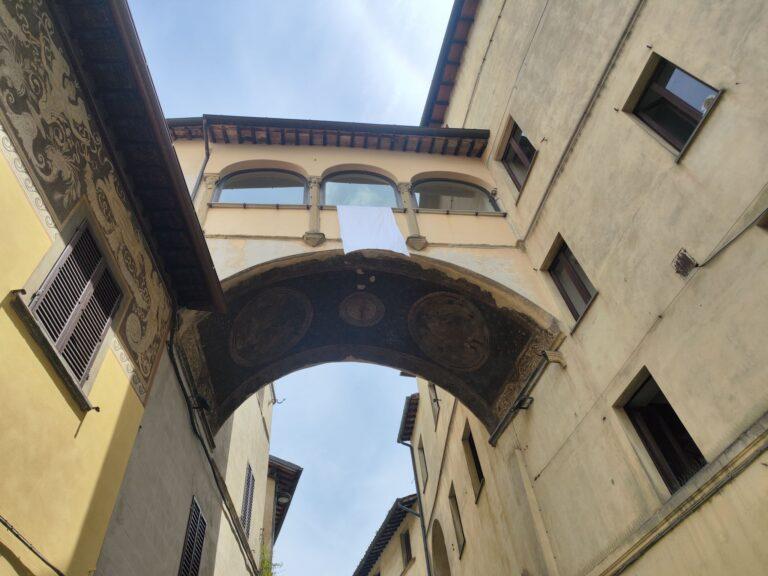 Sudari bianchi per Gaza in Consiglio comunale e sulla facciata del palazzo di piazza Gabriotti