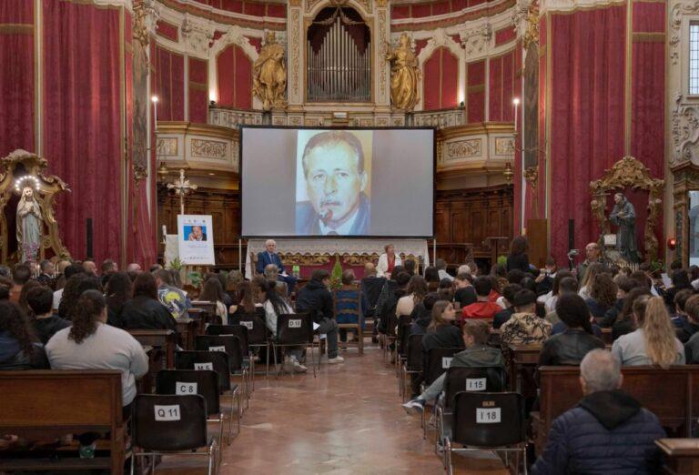 “Parliamo di legalità” presentati dagli studenti dei principali istituti di Città di Castello i risultati di studio su giudice Borsellino, ruolo del pool antimafia e stragi che hanno insanguinato il nostro Paese negli anni ‘80 e ’90