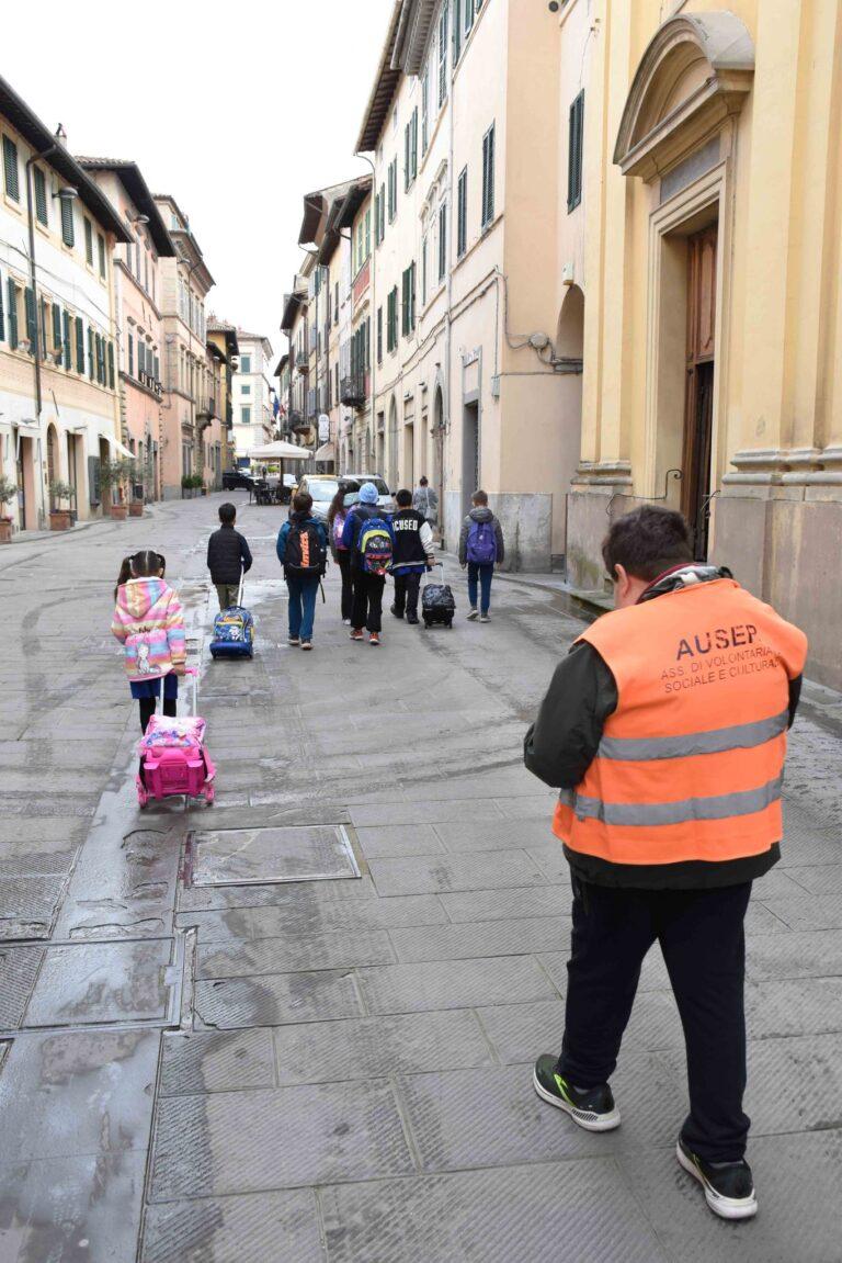 “Vado a scuola con Matteo” – Dieci anni di “Pedibus” a Città di Castello