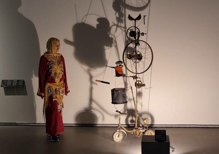 L’arte in movimento: Moira Lena Tassi dal Louvre di Abu Dhabi al Museum of the Future di Dubai