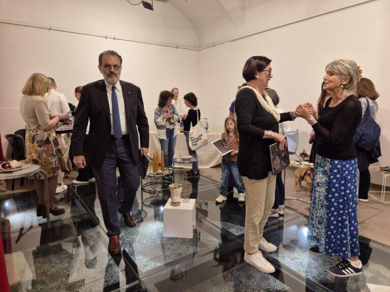 Chiusura con il botto per la mostra “Principio” di Arkè. Tanti turisti al Circolo Artistico di Arezzo per il weekend della Fiera Antiquaria