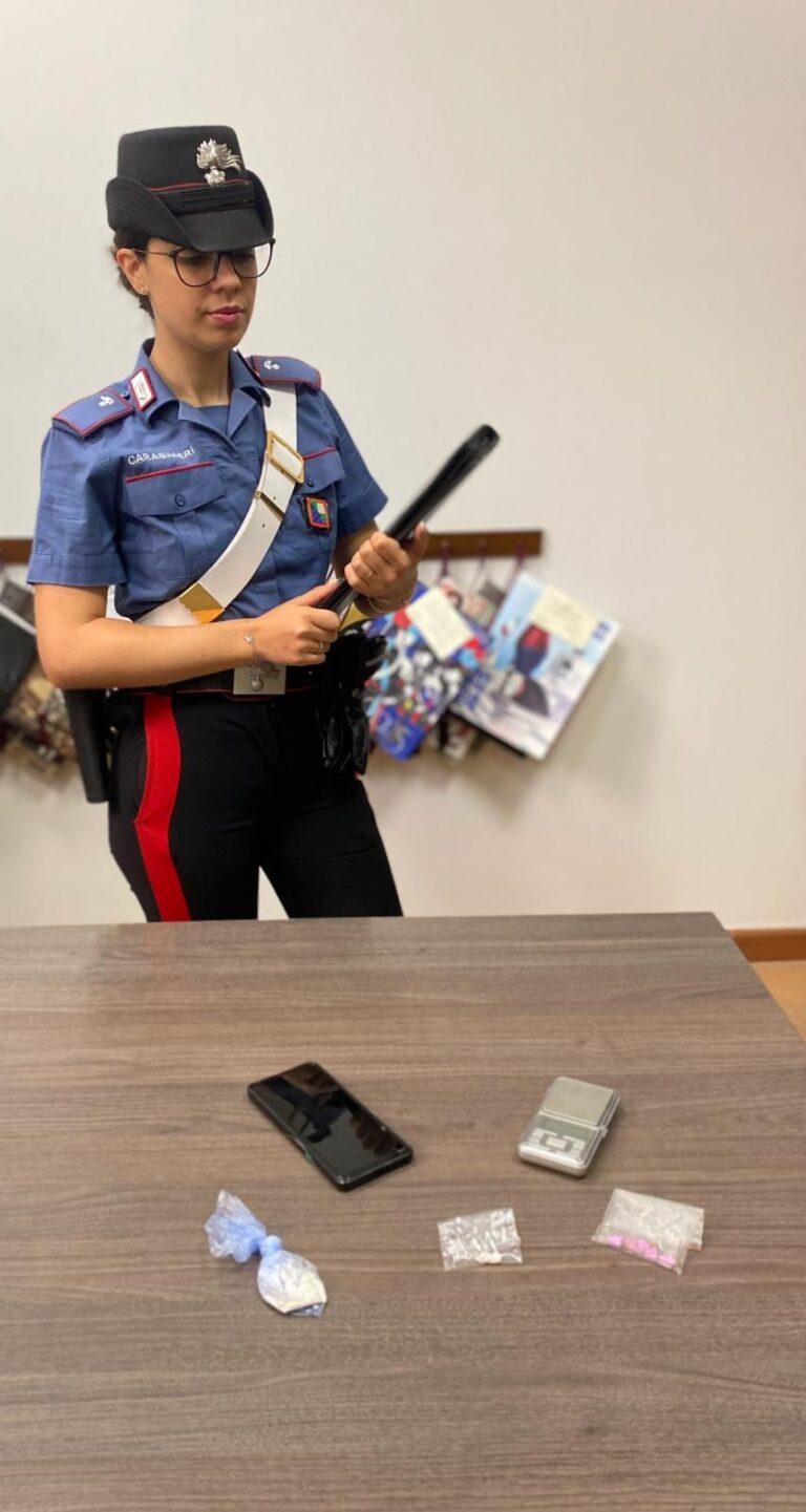 Perugia: controlli a piazza Grimana, arrestato dai Carabinieri un cittadino tunisino sorpreso in possesso di pasticche di mdma e cocaina