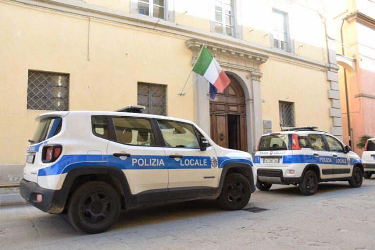 Si barrica nell’abitacolo per evitare il sequestro della propria auto: tifernate denunciato per resistenza