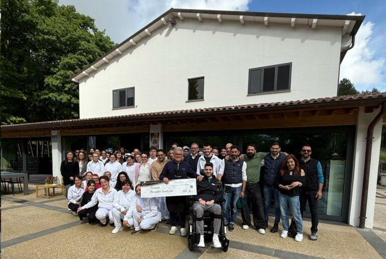 Fondi raccolti in occasione della festa di compleanno solidale di Giuliano Martinelli, ‘il re del tartufo’: duemila euro ad Alessandro Guasticchi per le sue cure