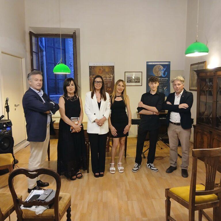 Circolo del Libro II Edizione 2025, ieri la presentazione del libro “Oltre il Tempo”. I prossimi appuntamenti