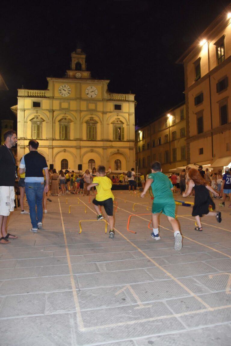 La “Notte dello sport” fa centro: riuscita serata nelle piazze principali della città con tante associazioni e tante famiglie presenti all’evento, che ha fatto giocare insieme grandi e piccini