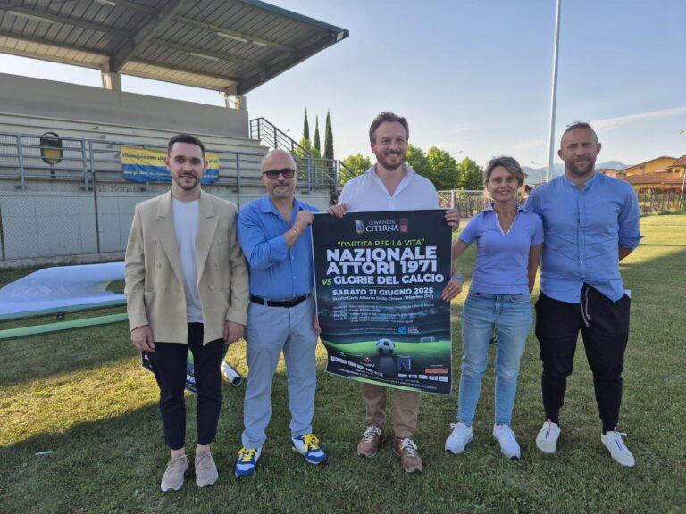 Un gol per la solidarietà: sabato 21 giugno 2025 “La partita per la vita” allo stadio Dalla Chiesa di Pistrino illuminato grazie alle nuove torri faro una sfida benefica tra Nazionale Attori 1971 e Glorie del Calcio