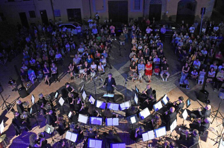 Grande successo per il concerto dei 225 anni dalla fondazione della Filarmonica Puccini in Piazza del Marchese Paolo