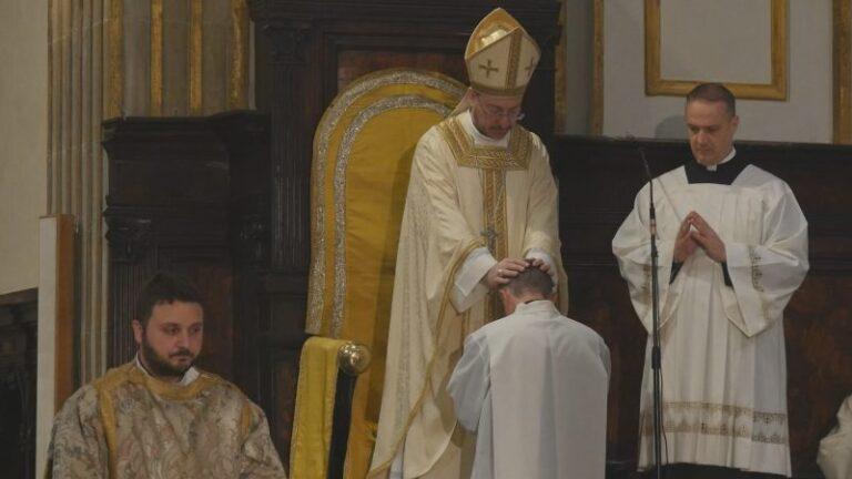 Giovanni Silvestrini ordinato diacono nella Cattedrale di Città di Castello: “Servire con gioia e fraternità”