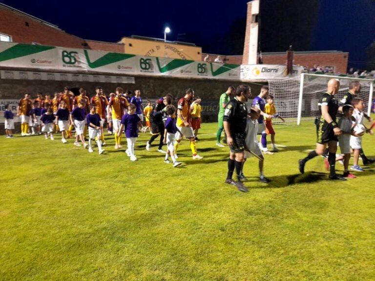 Balestrieri e vecchie glorie per rendere ancora più solenne la stracittadina calcistica di Sansepolcro fra Porta Romana e Porta Fiorentina, in programma sabato 7 giugno allo stadio comunale Buitoni
