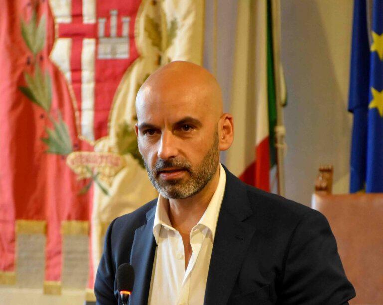 Ex-Scuola Garibaldi, Piazza Burri ed altri progetti per la città: interviene il sindaco Luca Secondi: “si apre la stagione delle opere fra le più imponenti mai realizzate”