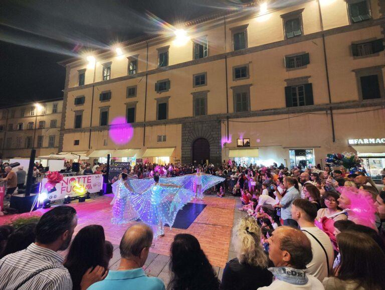 Successo per la Notte Fucsia, la “regina” dell’estate.