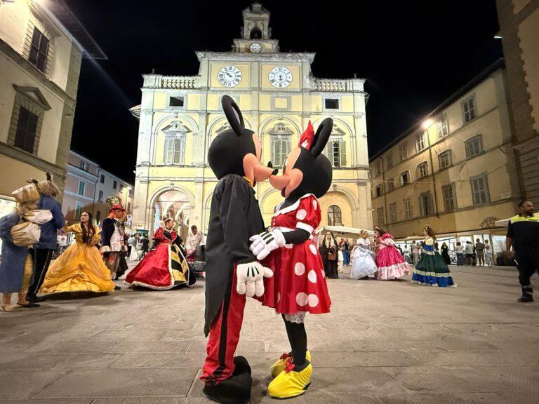 La notte di Topolino, Minnie e Pluto: Città di Castello come Disneyland
