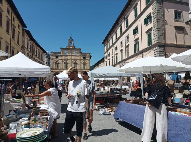 Tanta gente nel centro storico, per la seconda edizione estiva di “Retro'”