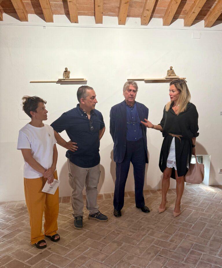“Baci da Umbertide”: alla Rocca grande partecipazione per il Vernissage della Mostra di Alex Pinna