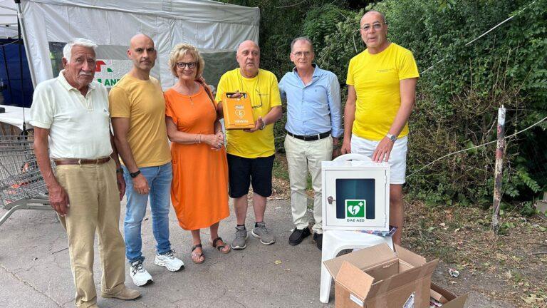 Città di Castello diventa sempre più ‘cardioprotetta’: Farmacie Tifernati dona un defibrillatore per la tutela della salute pubblica all’Associazione dei quartieri ‘Quelli delà del Ponte’