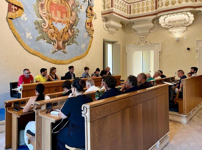 Conti in ordine per il Comune di Umbertide: il Consiglio comunale approva la salvaguardia degli equilibri e l’assestamento di bilancio 2025/2027