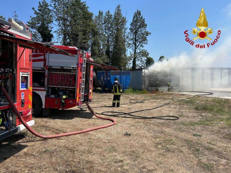 Incendio seccatoio tabacco a San Secondo: sul posto i Vigili del Fuoco di Città di Castello
