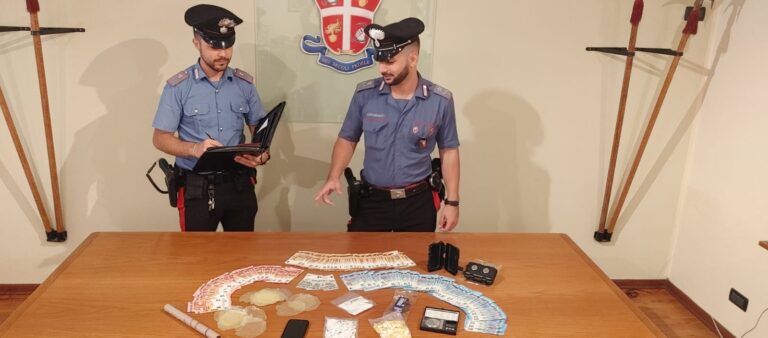 Perugia: operazione antidroga, arrestato fermato dai Carabinieri mentre cedeva una dose, sequestrati oltre 70 grammi di cocaina e 4800 euro in contanti