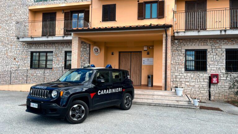 Gualdo Tadino: cocaina nel borsello e altre dosi nascoste, 19enne denunciato dai Carabinieri