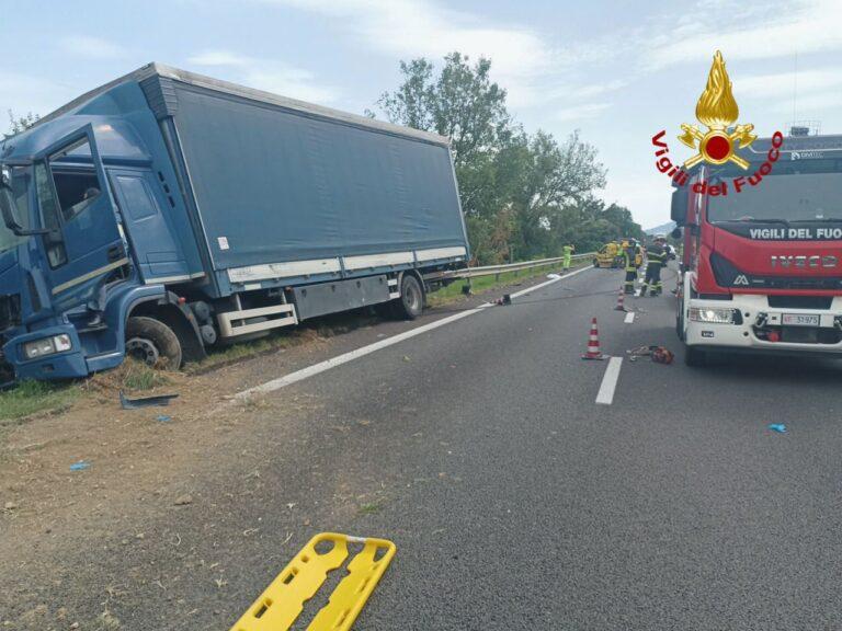 Incidente mortale sulla E45: tragico scontro tra tir e camper, morta bambina di 8 anni