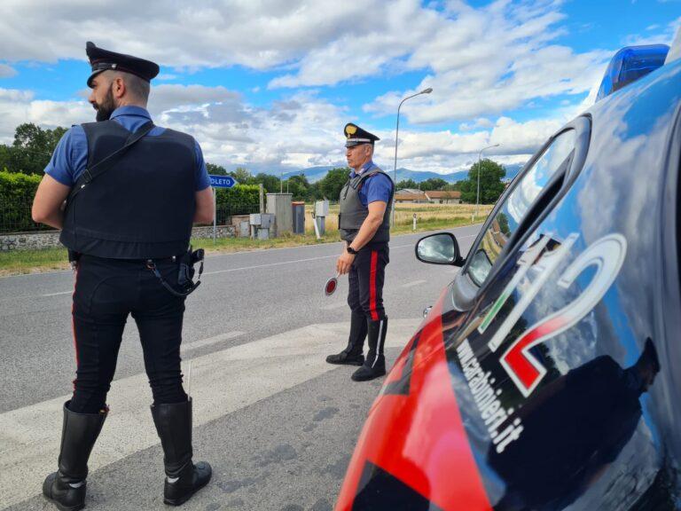 Droga e coltello in macchina: tre giovani fermati a Giano dell’Umbria