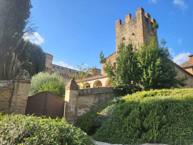 La Rocca al tramonto: trekking ed enogastronomia tra natura, storia e cultura